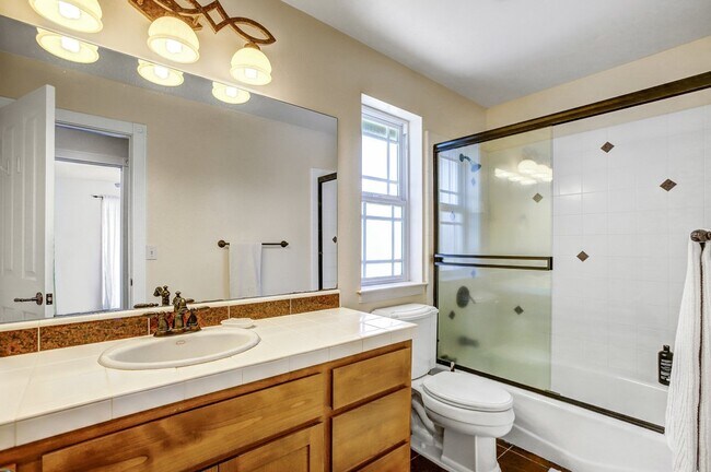 Foto del edificio - 612 Chief Kelly Dr