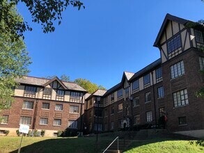 Building Photo - 2100 Baringer Ave