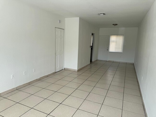 Foto del edificio - 439 NW 84th St