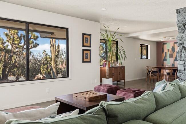 Building Photo - 56693 Desert Gold Dr