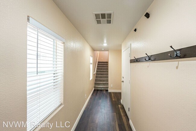 Foto del edificio - 3 br, 3.5 bath House - 9136 Wonderland St