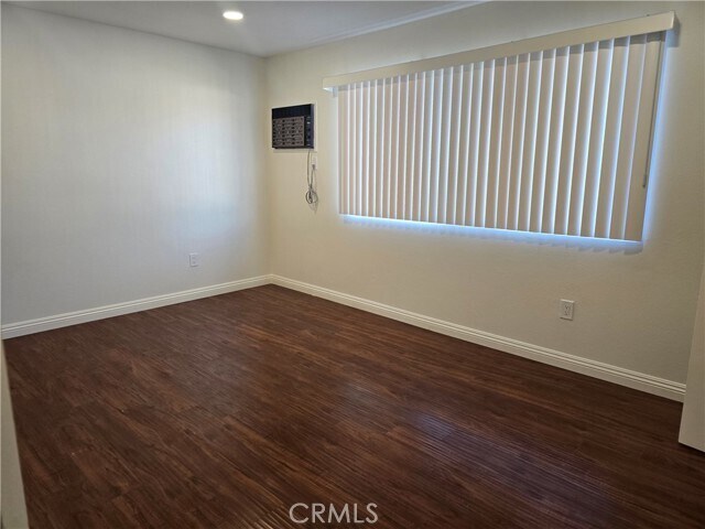 Building Photo - 160 Greentree Ln