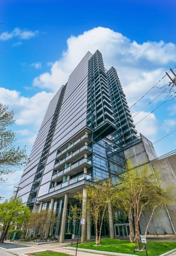 Foto principal - 860 W Blackhawk St