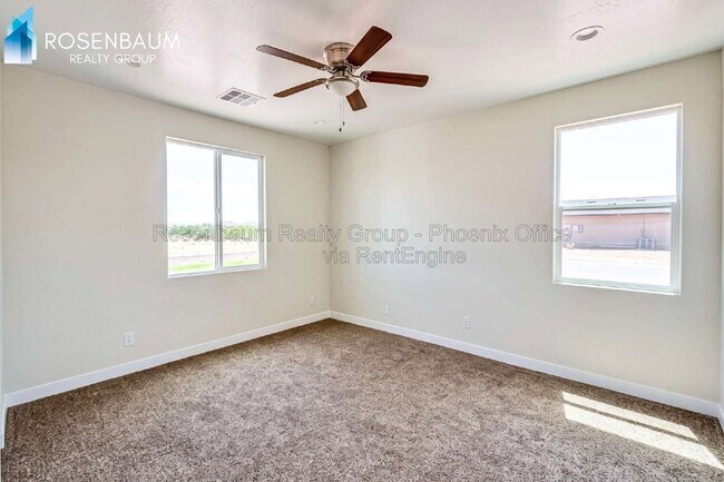 Building Photo - 10919 W Carmelita Cir