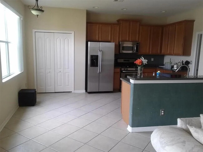 Building Photo - 15117 Searobbin Dr