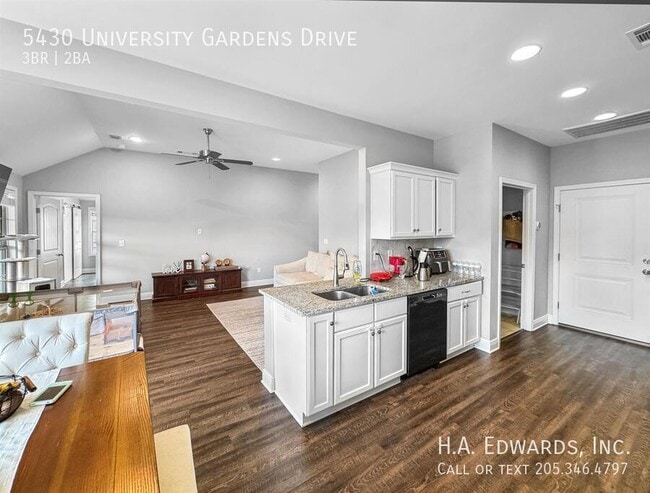 Building Photo - 5430 University Gardens Dr