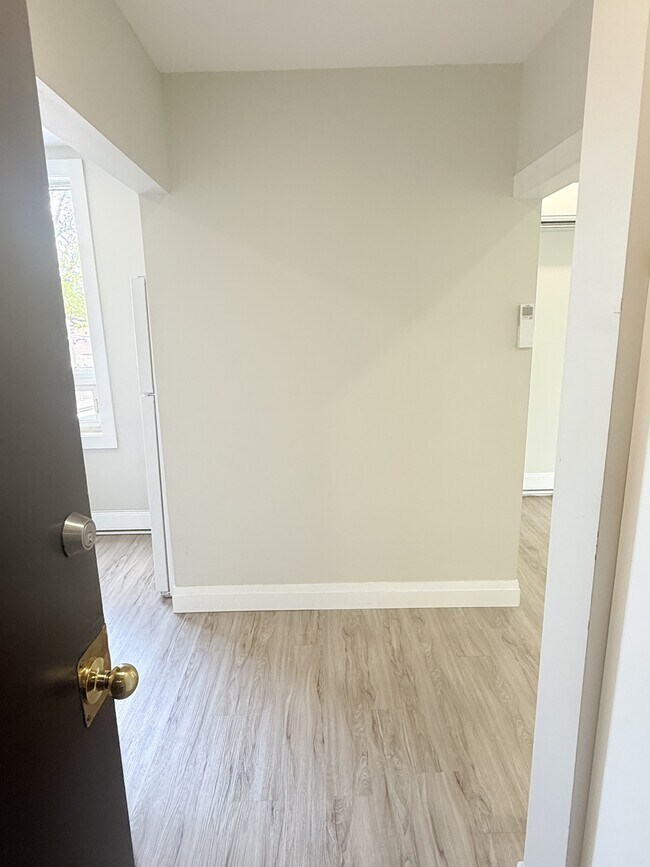 Photo du bâtiment - 1495 Gladstone Ave