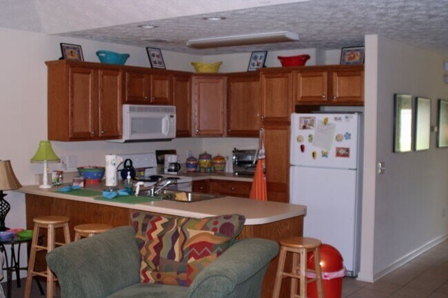 Building Photo - Northpointe - 3 bedroom 3 bathroom Townhouse