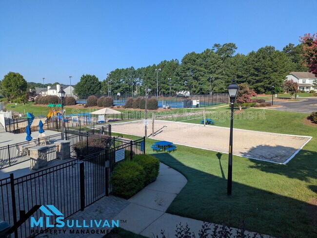 Foto del edificio - 4101 Grove Ridge Dr