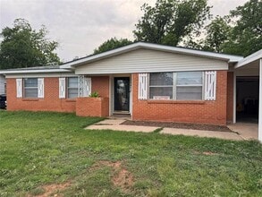 Building Photo - 1470 Beechwood Ln