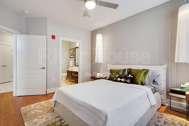 Interior Photo - River House Apartments
