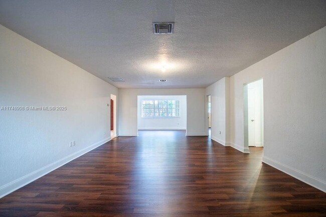 Foto del edificio - 1507 N 58th Ave