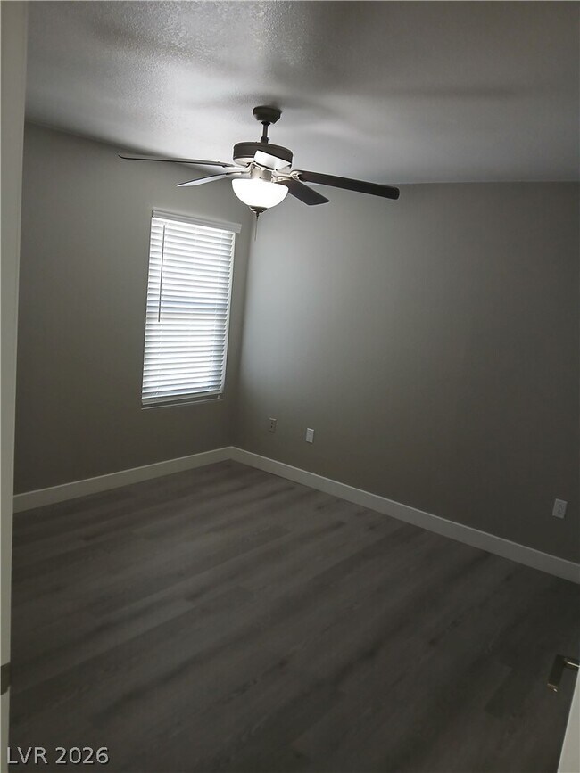 Foto del edificio - 555 E Silverado Ranch Blvd