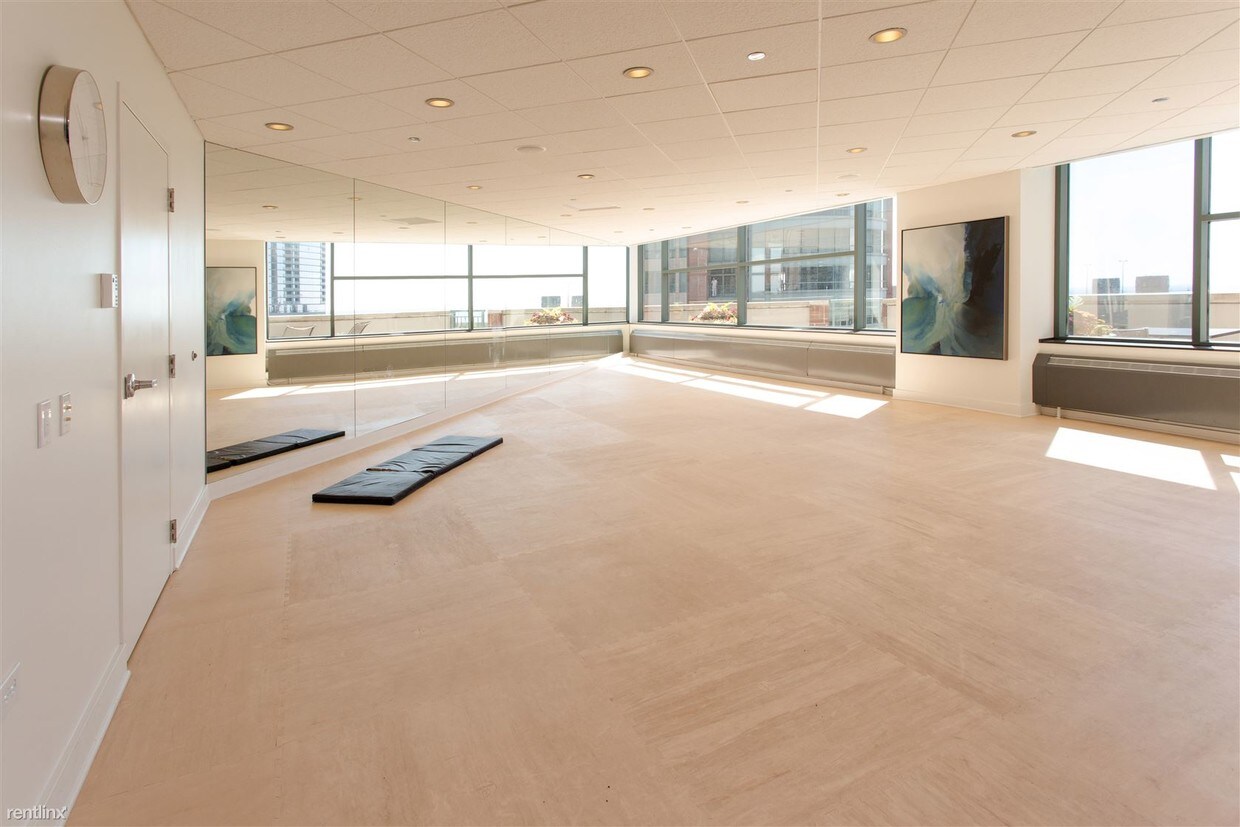 Foto principal - 405 N McClurg Ct