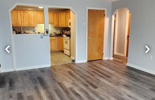 Building Photo - 4 Hazelwood Ave