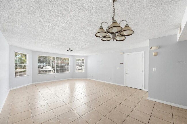 Building Photo - 2723 N Poinciana Blvd