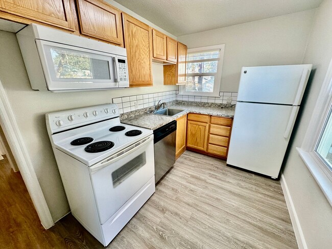 Building Photo - New on the Market!