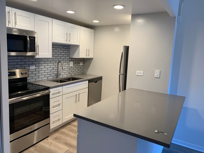 Kitchen - Royal Grove Apartments