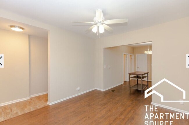 Building Photo - 2445 N Clybourn Ave
