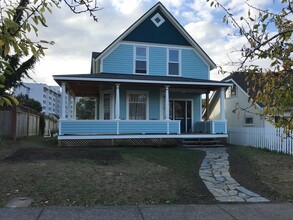 Building Photo - 1627 Humboldt St