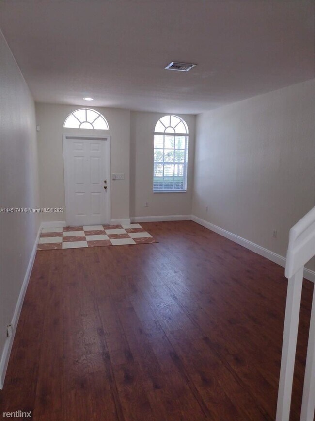 Foto del edificio - 4 br, 3.5 bath House - 2861 SW 84th Ter # 106