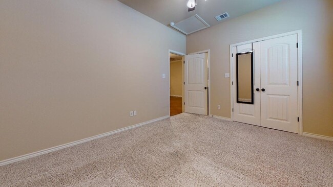 Foto del edificio - 3208 Travis Cole Ave