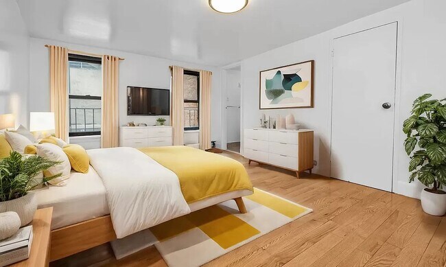 Building Photo - 211 Seventh Avenue