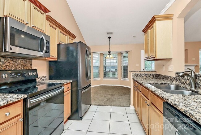 Building Photo - 2916 Dairy Farm Dr