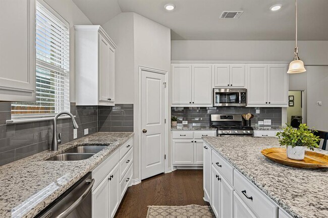 Building Photo - 631 Turquoise Dr