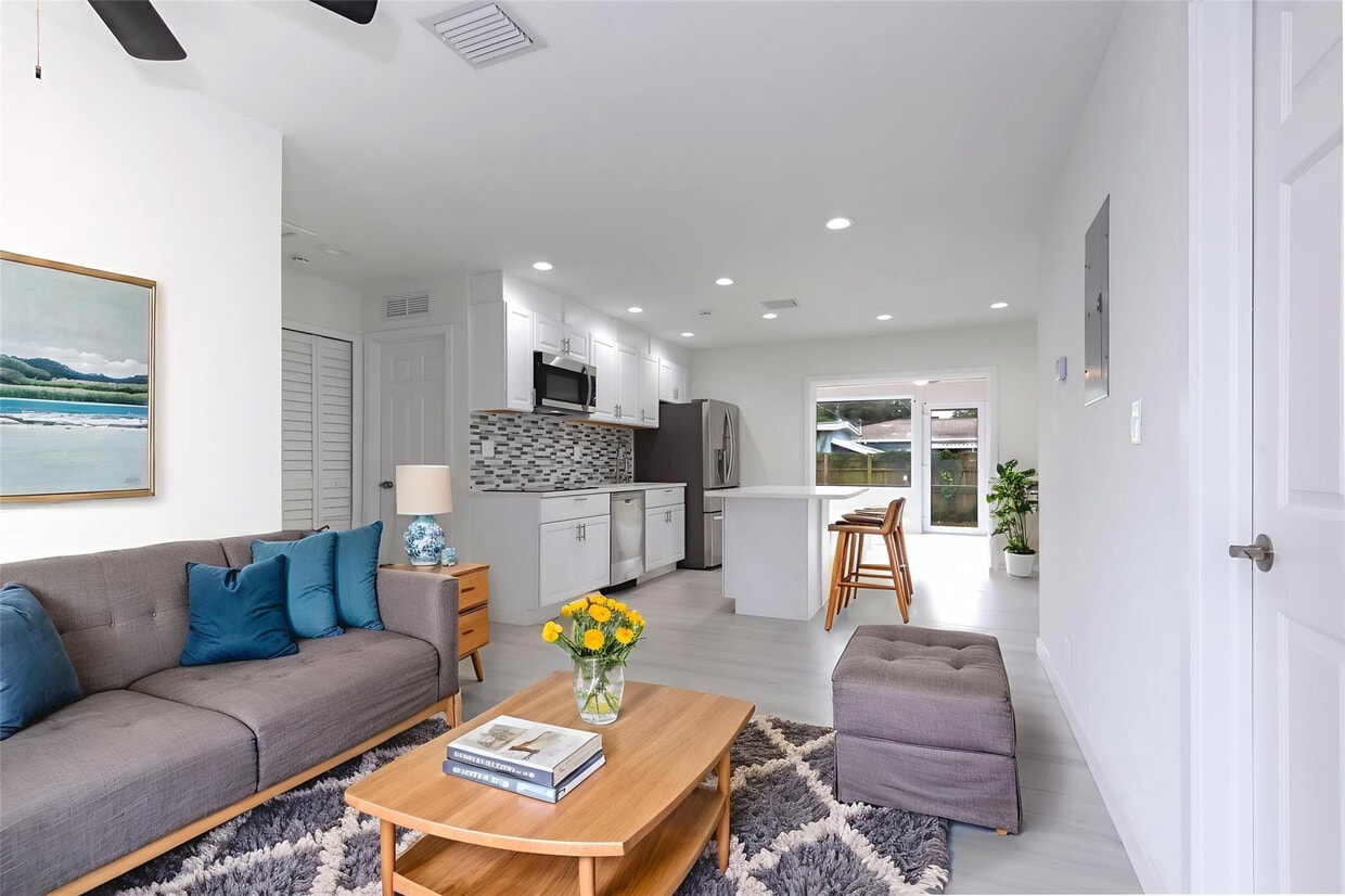 Foto principal - 713 SW 4th Ct