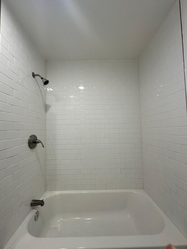 Foto del edificio - 16121 Clark Ave