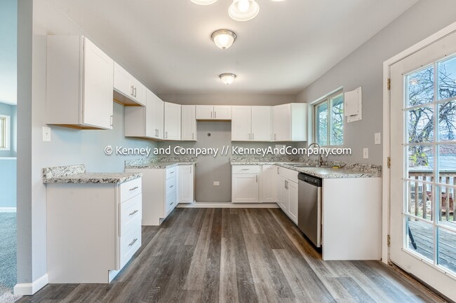 Building Photo - 1421 Querida Dr