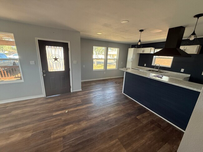 Foto del edificio - 411 W A Ave