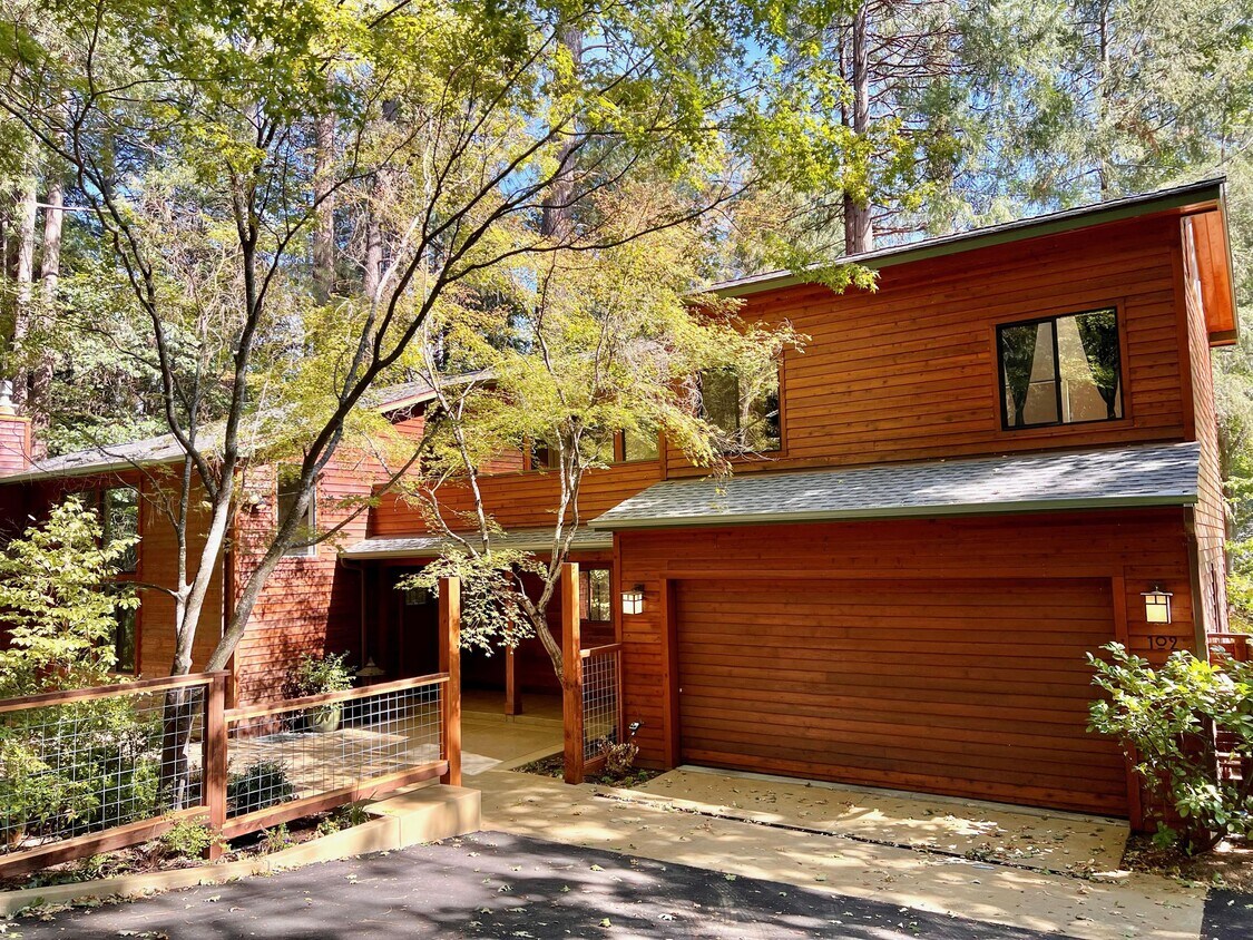 Primary Photo - 102 Prospect Ct