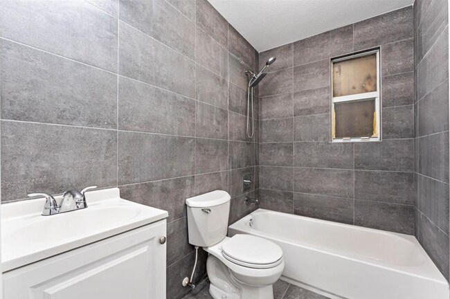 Foto del edificio - 798 NW 70th St