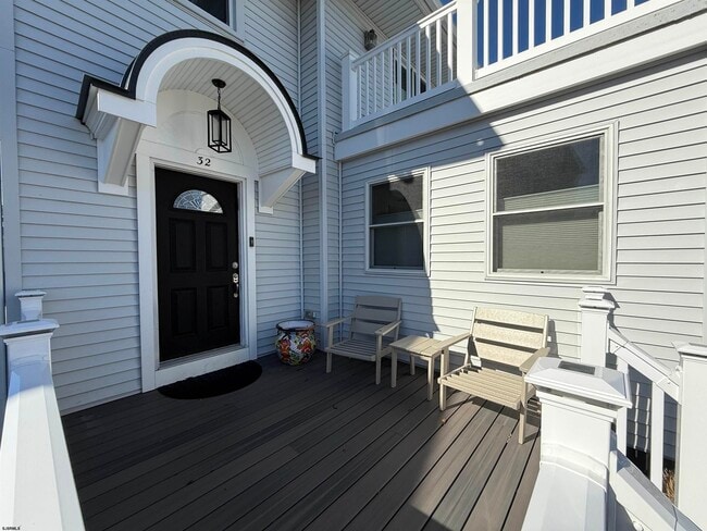 Building Photo - 32 West Dr