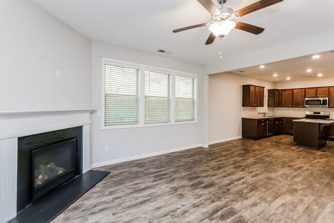 Building Photo - 387 Lenore Ct