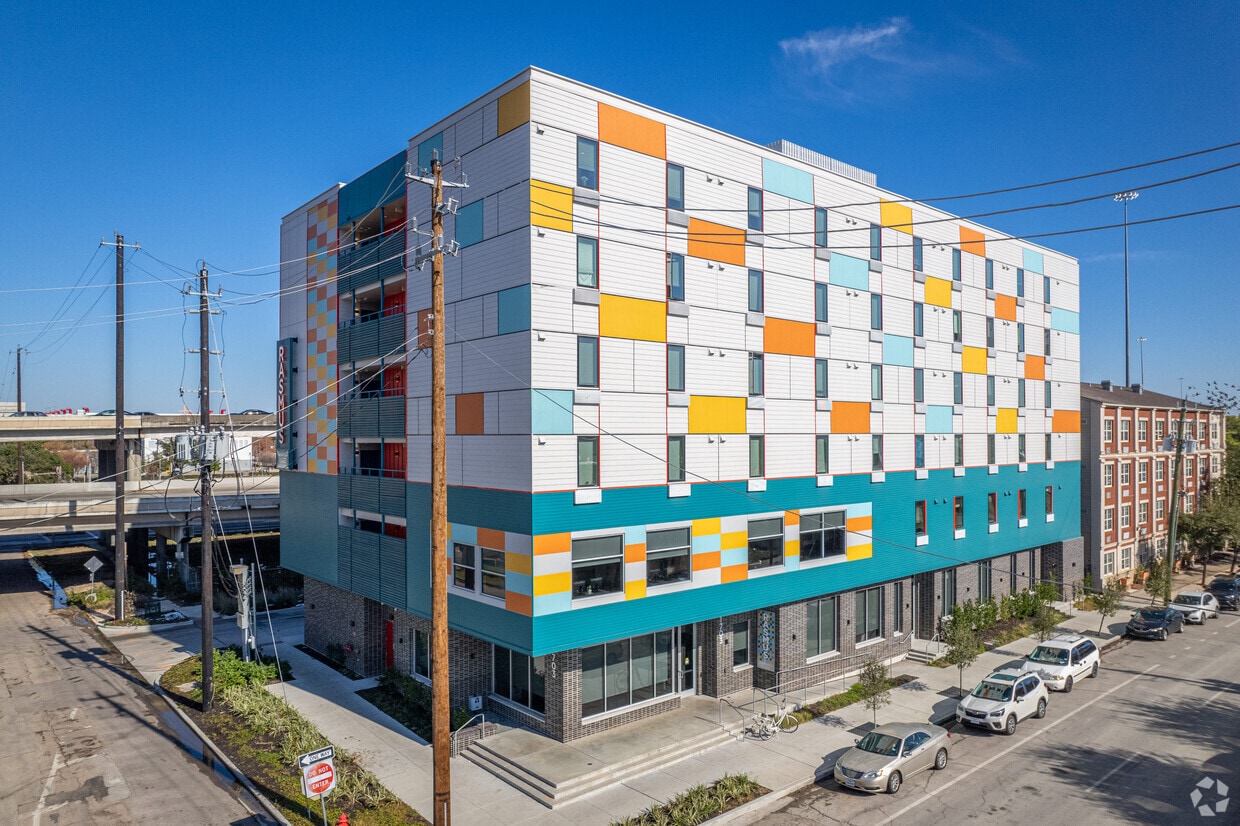 1703 Gray St - Temenos Place