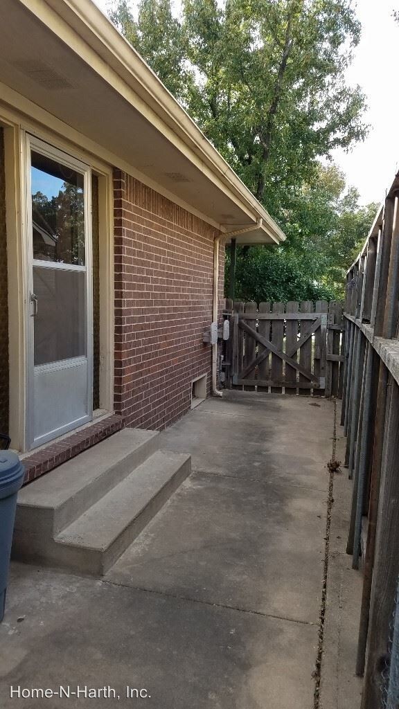 Foto del edificio - 1232 N Edwards