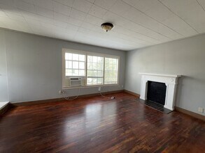 Building Photo - 1552 Lombardy St