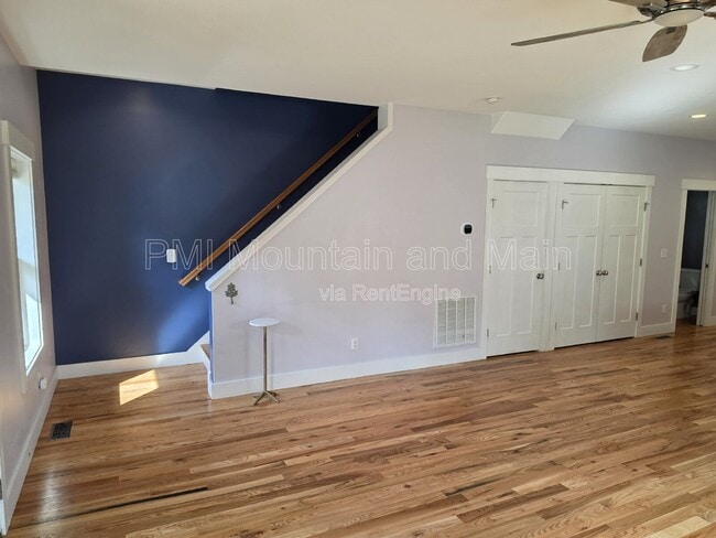 Building Photo - 156 Bradley St