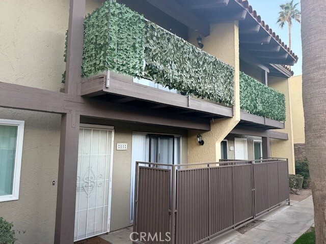 Foto del edificio - 51085 Eisenhower Dr