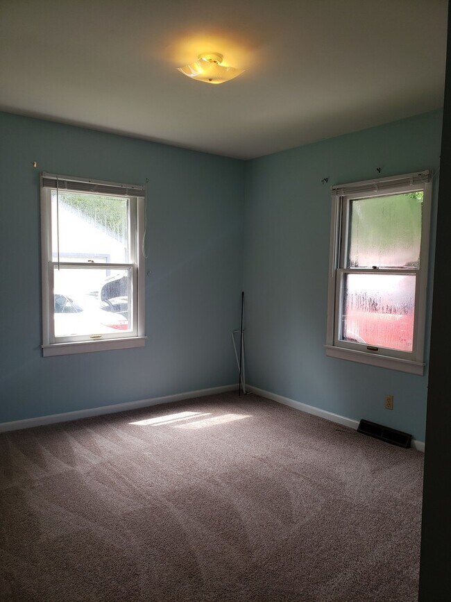 Foto del edificio - 3 bedroom, 2 bath Home: Available July 2026!
