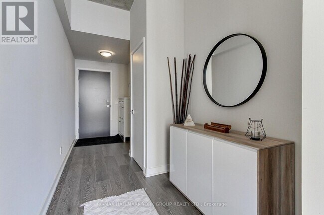 Photo du bâtiment - 20 Minowan Miikan Ln