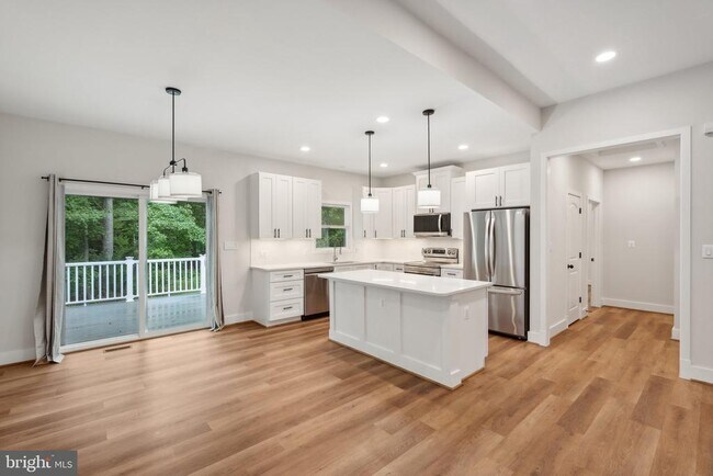 Building Photo - 757 Cabin Point Dr