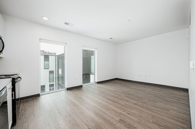 Interior Photo - Vera on Broad