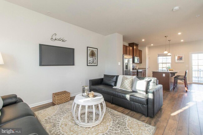 Foto del edificio - 17 N School Ln