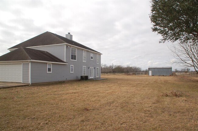 Building Photo - 36210 County Line Rd