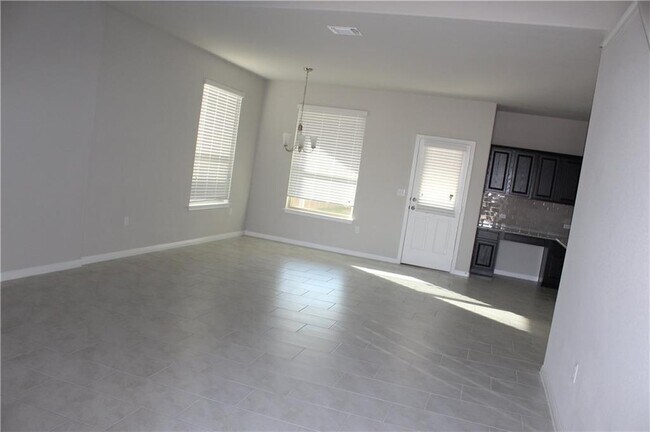 Foto del edificio - 1409 Bess Cove