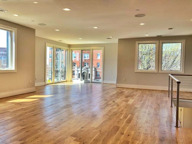 Building Photo - 3801 New Hampshire Ave NW
